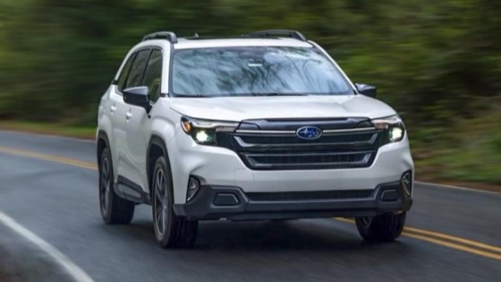 Subaru Forester 2025 photo 1