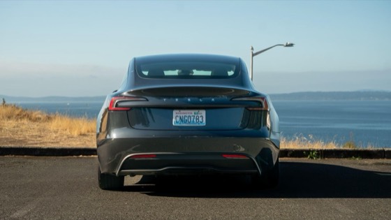 Tesla Model 3 2024 photo 3