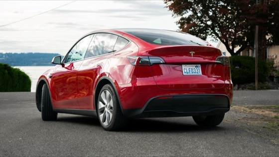 Tesla Model Y 2022 Red photo 2