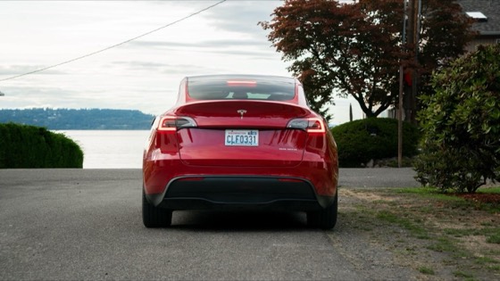 Tesla Model Y 2022 Red photo 3