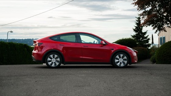 Tesla Model Y 2022 Red photo 4