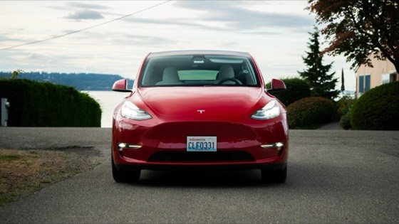 Tesla Model Y 2022 Red photo 7
