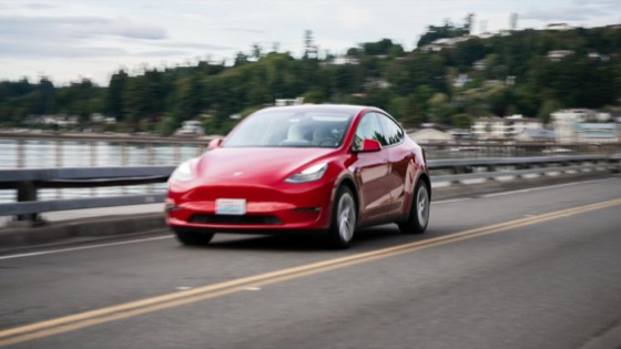 Tesla Model Y 2022 Red photo 8