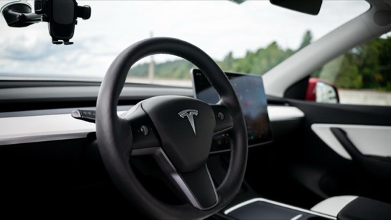 Tesla Model Y 2022 Red photo 16