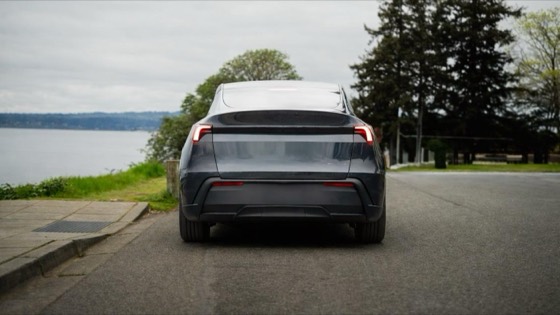 Tesla Model Y 2026 Gray photo 2