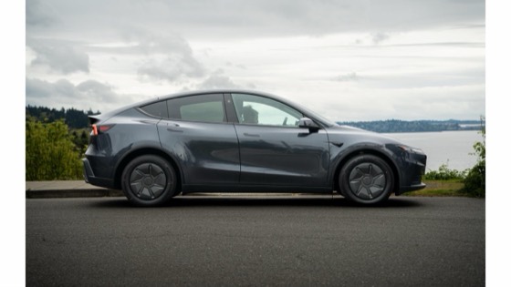 Tesla Model Y 2026 Gray photo 3