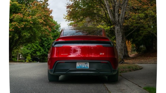 Tesla Model Y 2026 Ultra Red photo 5
