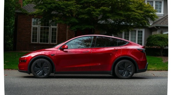 Tesla Model Y 2026 Ultra Red photo 8