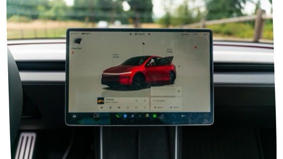 Tesla Model Y 2026 Ultra Red photo 16
