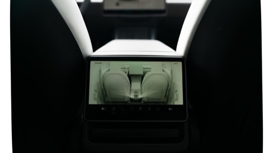 Tesla Model Y 2026 Ultra Red photo 18