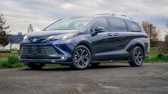Toyota Sienna 2025 photo 1