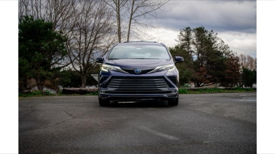 Toyota Sienna 2025 photo 2