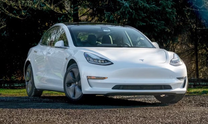 Tesla Model 3 2020