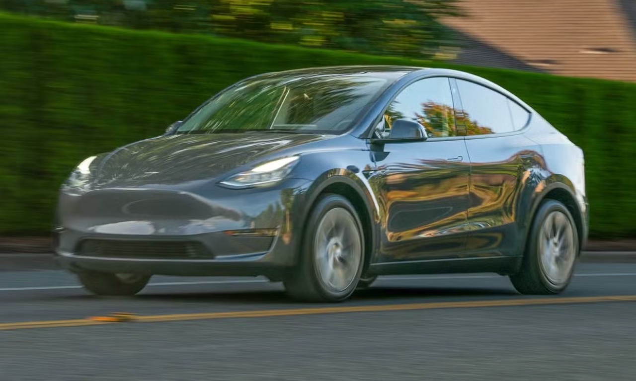 Tesla Model Y 2022 Gray