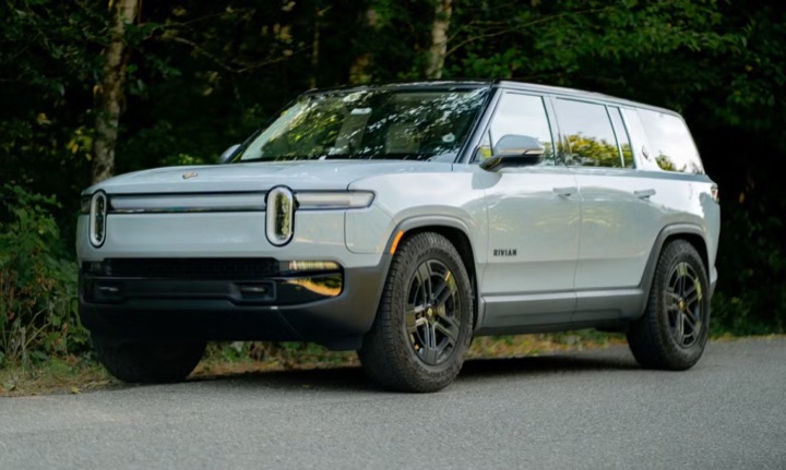 Rivian R1S 2025